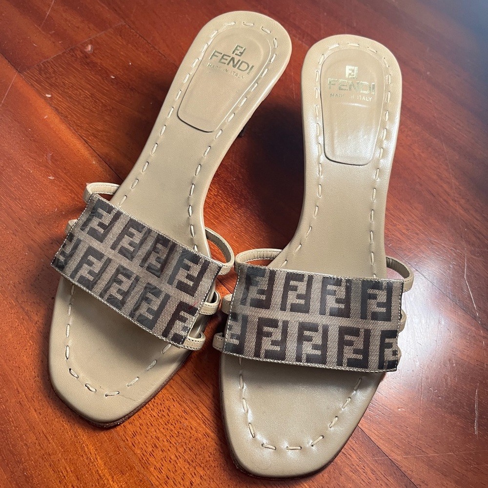 Original Fendi sandals. Size 37 perfect condition.